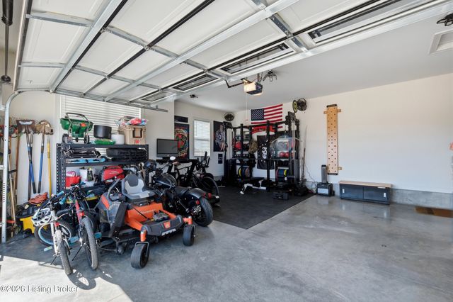 125 Jacks Ct, Fisherville, KY 40023