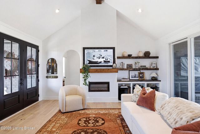 125 Jacks Ct, Fisherville, KY 40023