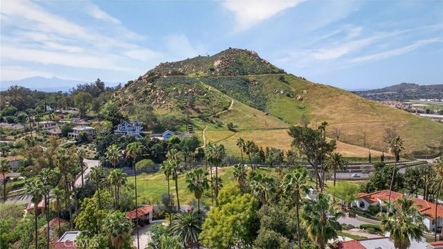 4631 Ladera, Riverside, CA 92501