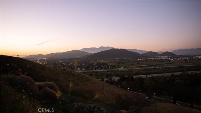 4631 Ladera, Riverside, CA 92501