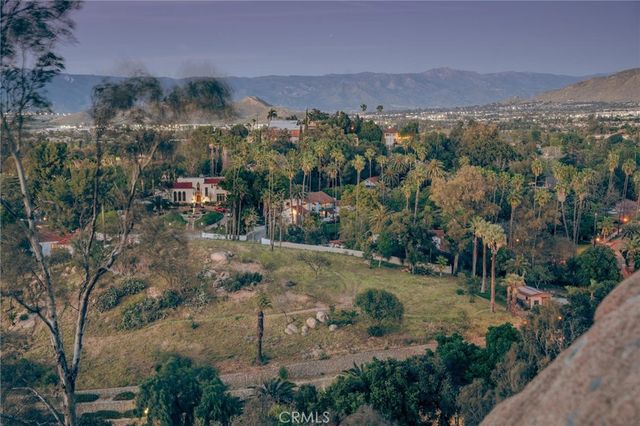 4631 Ladera, Riverside, CA 92501