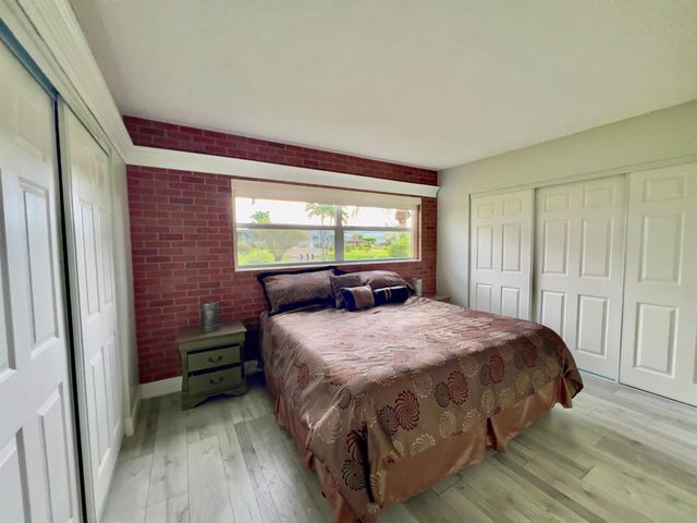 3500 NW 48th Avenue 402, Lauderdale Lakes, FL 33319