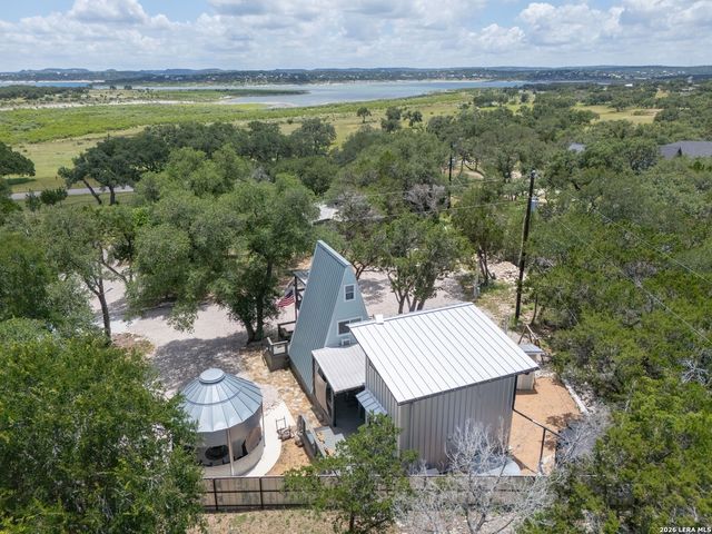 1067 FULLER DR, Canyon Lake, TX 78133