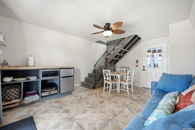 1067 FULLER DR, Canyon Lake, TX 78133