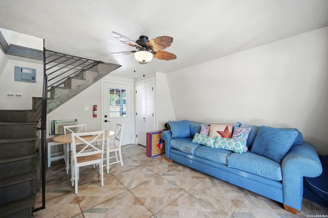 1067 FULLER DR, Canyon Lake, TX 78133