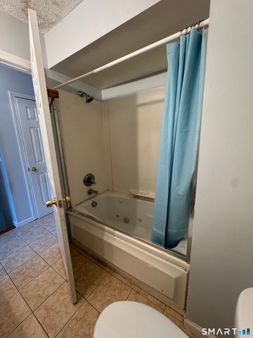 21 Silver Lane B2, East Hartford, CT 06118