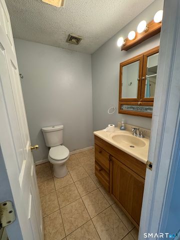 21 Silver Lane B2, East Hartford, CT 06118