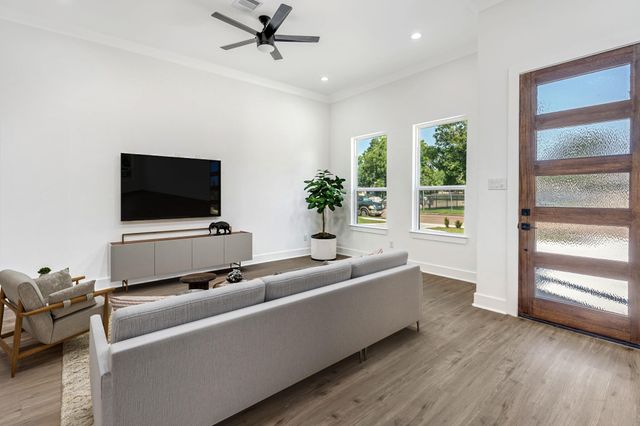 5642 Hirondel Street, Houston, TX 77033