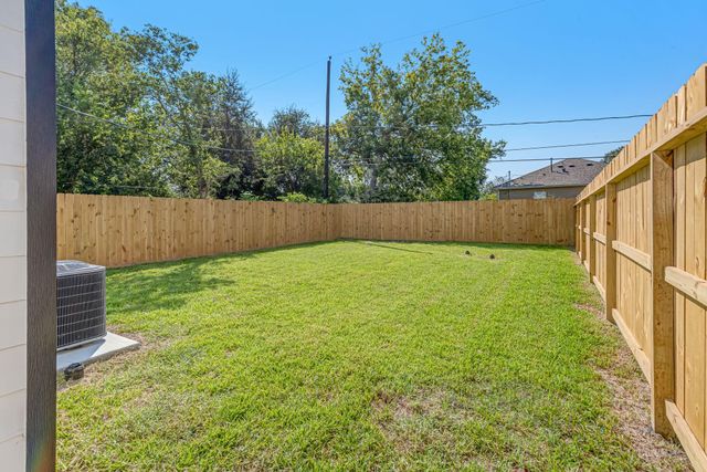 5642 Hirondel Street, Houston, TX 77033