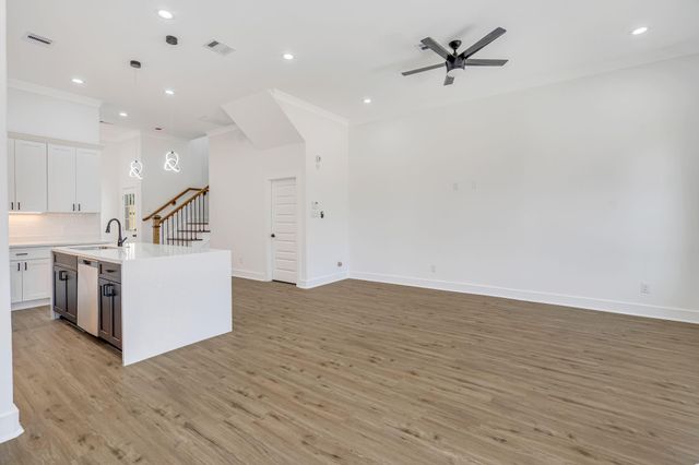 5642 Hirondel Street, Houston, TX 77033