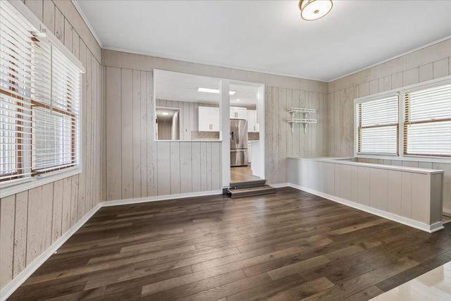 110 W 12th Avenue, Naperville, IL 60563