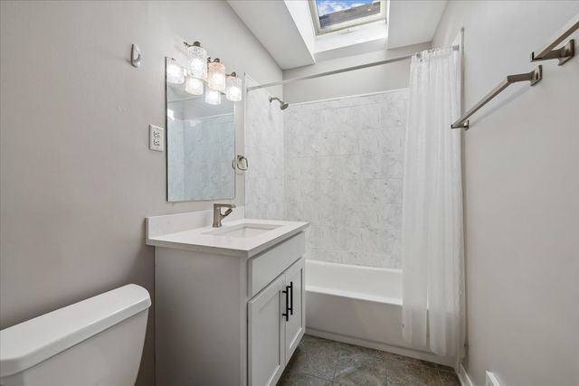 110 W 12th Avenue, Naperville, IL 60563