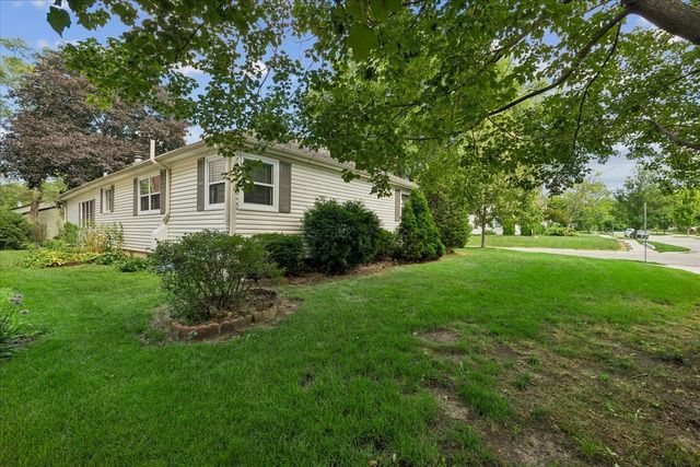 110 W 12th Avenue, Naperville, IL 60563