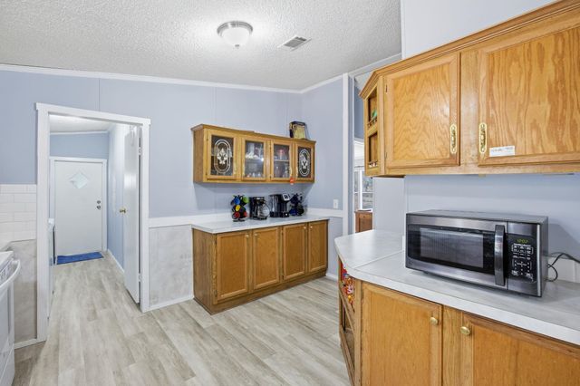 182 Wayside CT, Elgin, TX 78621