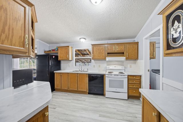 182 Wayside CT, Elgin, TX 78621