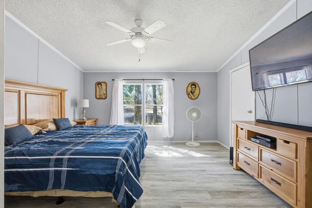 182 Wayside CT, Elgin, TX 78621