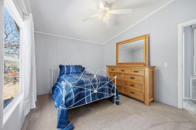 182 Wayside CT, Elgin, TX 78621