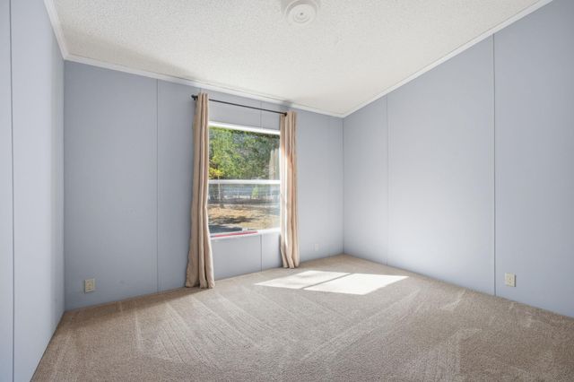 182 Wayside CT, Elgin, TX 78621