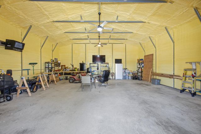 182 Wayside CT, Elgin, TX 78621