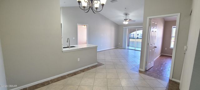 940 Village Trl Unit 4-306, Port Orange, FL 32127