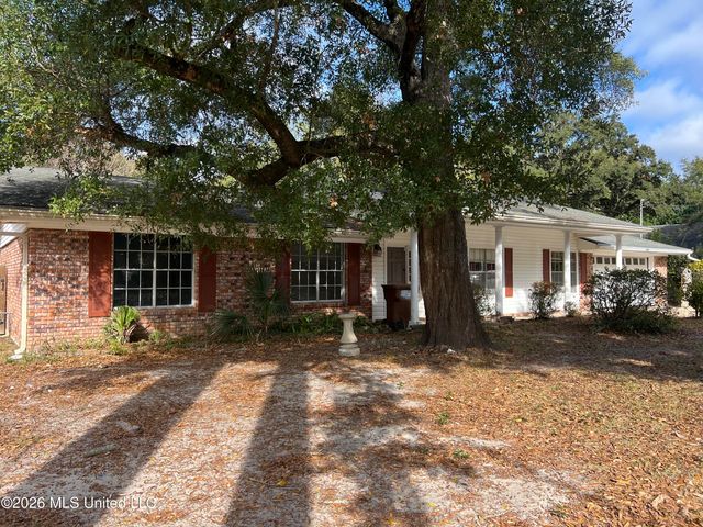 2530 Old Bay Road, Biloxi, MS 39531