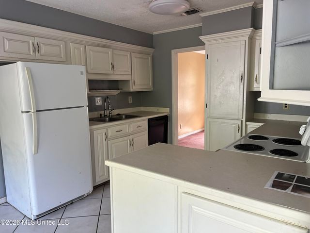 2530 Old Bay Road, Biloxi, MS 39531