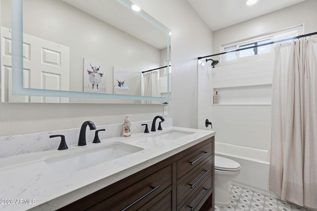 6300 S BLACK HILLS Way, Chandler, AZ 85249