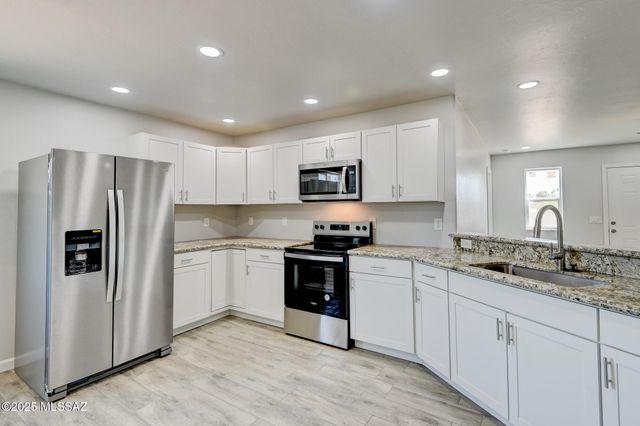 179 S Montgomery Avenue, Corona De Tucson, AZ 85641