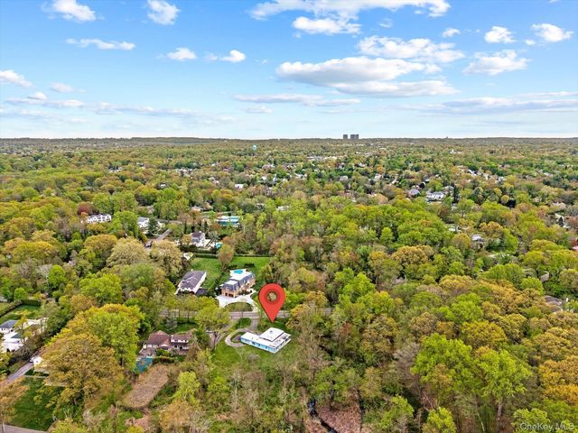 107 Wildwood Road, Great Neck, NY 11024