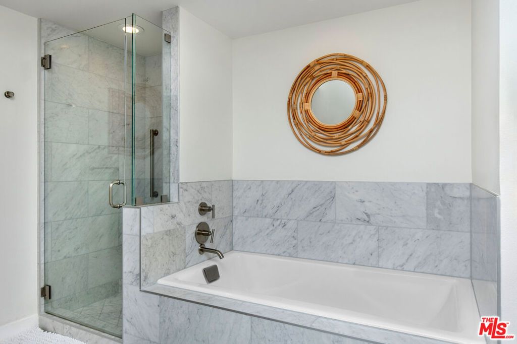 Image 14 of property listing at 13600 MARINA POINTE Drive 812, Marina Del Rey, CA 90292