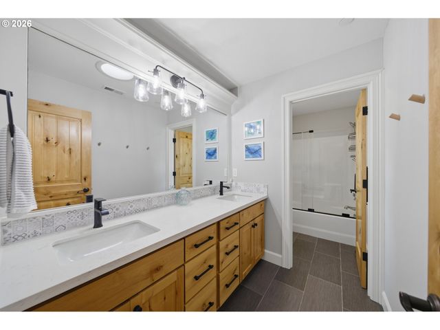 1391 Nw 114TH Ave, Portland, OR 97229