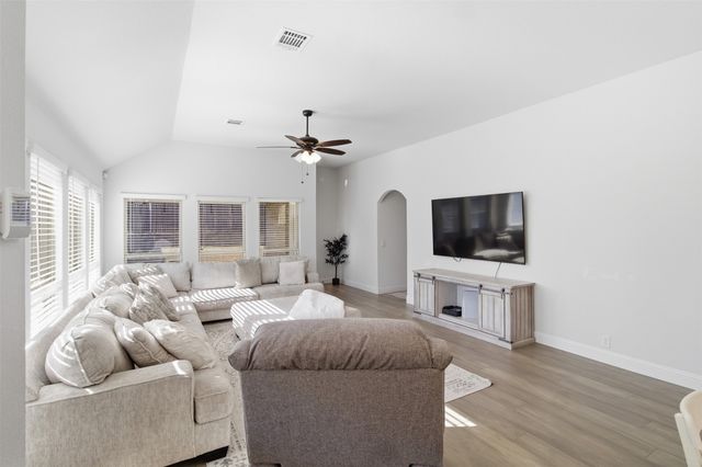 4602 Massey Meadows Way, Midlothian, TX 76065