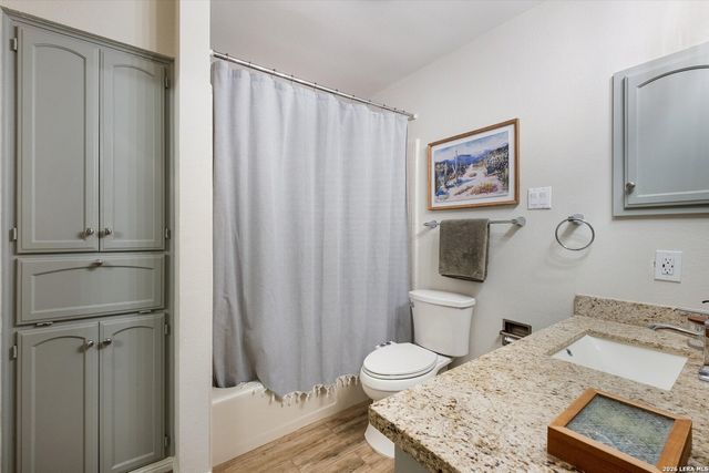 4402 Bending Oak, San Antonio, TX 78249