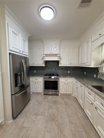 1523 Glen Oaks Drive, Conroe, TX 77385
