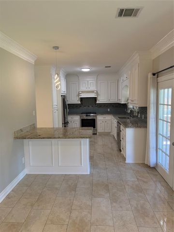 1523 Glen Oaks Drive, Conroe, TX 77385