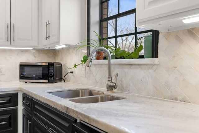 215 Edward Lane, Brenham, TX 77833