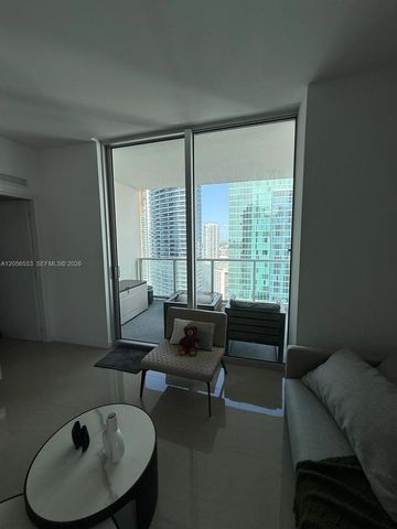 300 S Biscayne Blvd T-3301, Miami, FL 33131