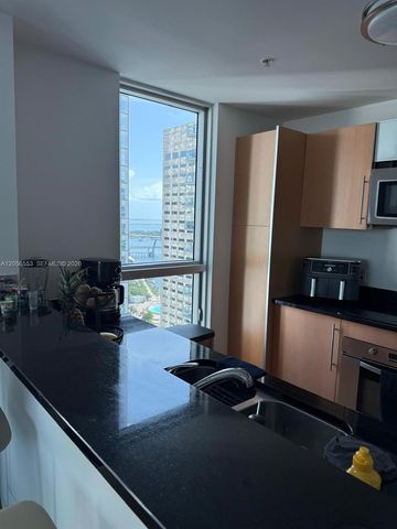 300 S Biscayne Blvd T-3301, Miami, FL 33131