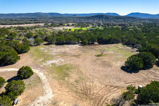 10935 Fm 470, Tarpley, TX 78883