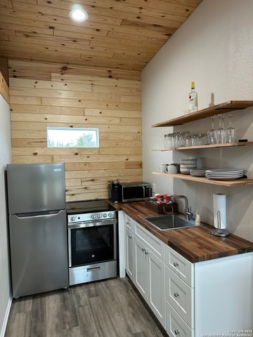 10935 Fm 470, Tarpley, TX 78883