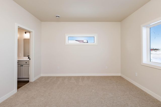 6759 66th Avenue S, Horace, ND 58047