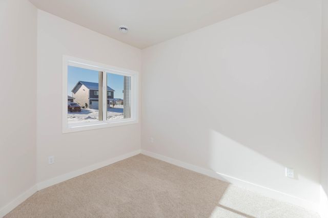 6759 66th Avenue S, Horace, ND 58047