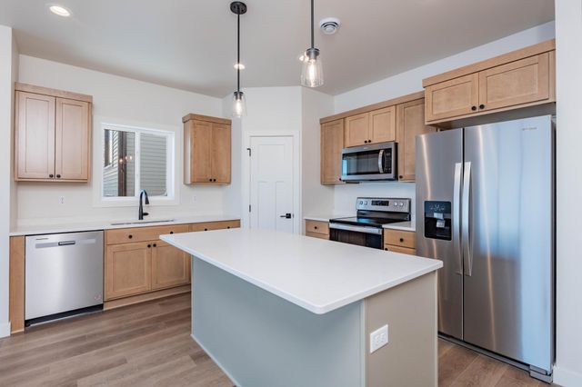 6759 66th Avenue S, Horace, ND 58047