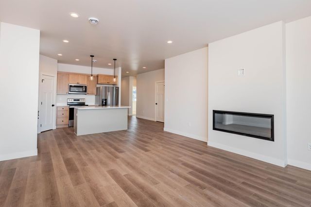 6759 66th Avenue S, Horace, ND 58047