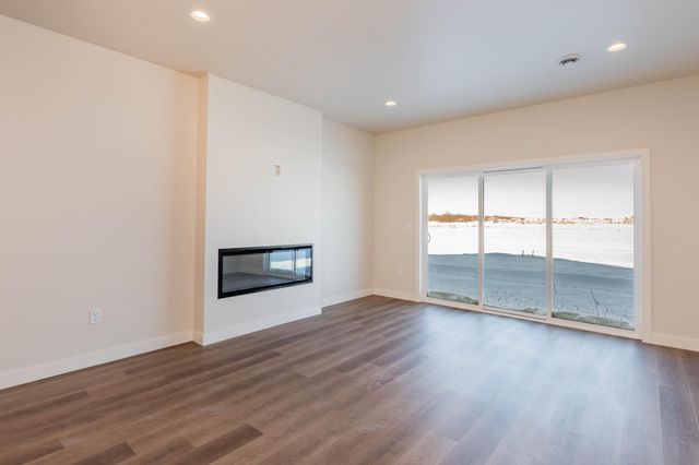 6759 66th Avenue S, Horace, ND 58047