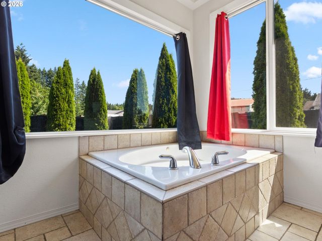410 E YACOLT Rd, Yacolt, WA 98675