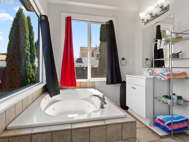 410 E YACOLT Rd, Yacolt, WA 98675