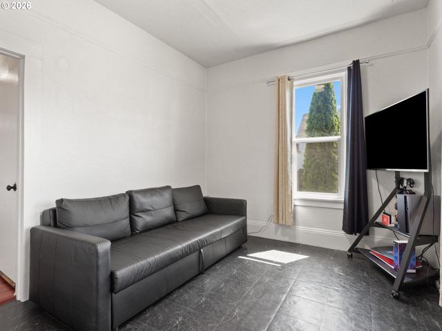 410 E YACOLT Rd, Yacolt, WA 98675