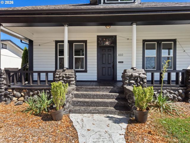 410 E YACOLT Rd, Yacolt, WA 98675