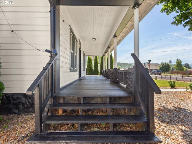 410 E YACOLT Rd, Yacolt, WA 98675